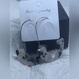 Fashion Jewelry Hoop Earrings Women’s Black White‎